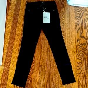 NWT black jeggings